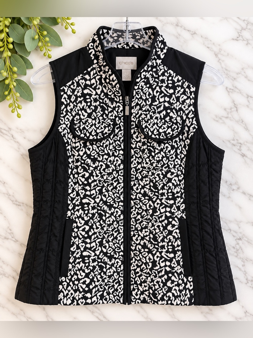 Chico’s Animal Print Quilted Full Zip Vest Black White Size 1 ( M)